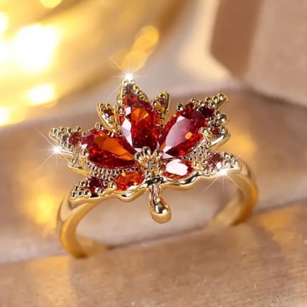 🍁 Maple Leaf Zircon Golden Halo Ring